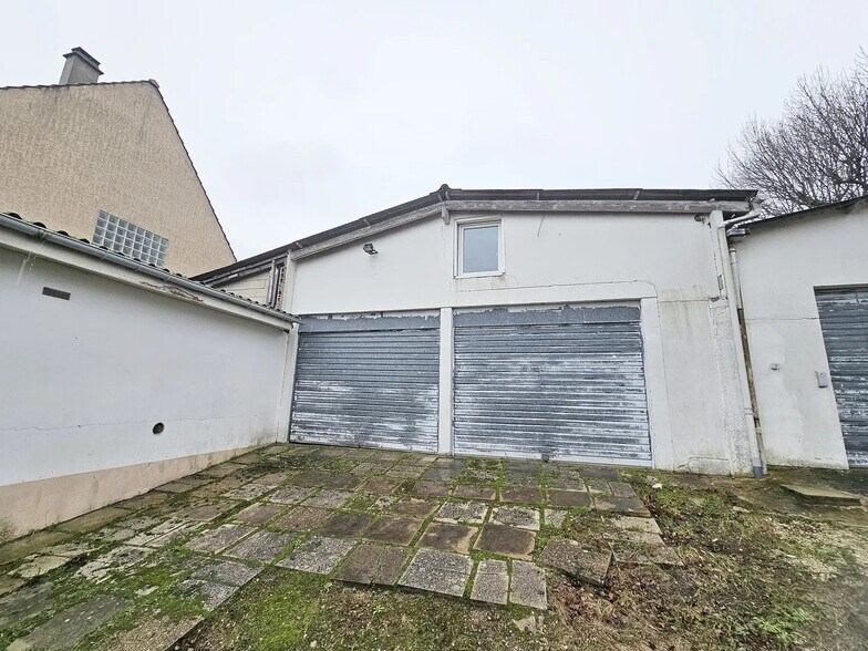 Local d'activités dans Champigny-sur-Marne à vendre - Photo de l’immeuble – Image 1 sur 9