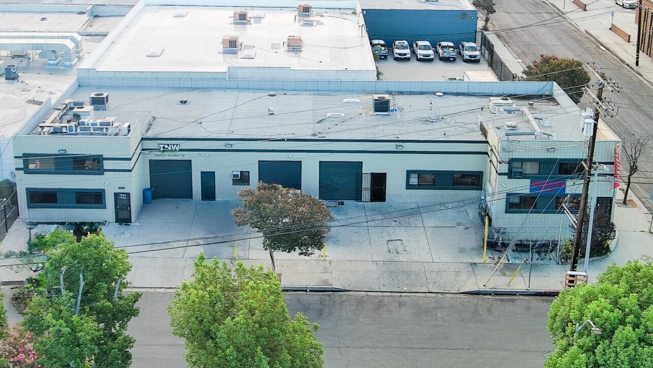 7800 Gloria Ave, Van Nuys, CA à vendre Photo de l’immeuble– Image 1 sur 5