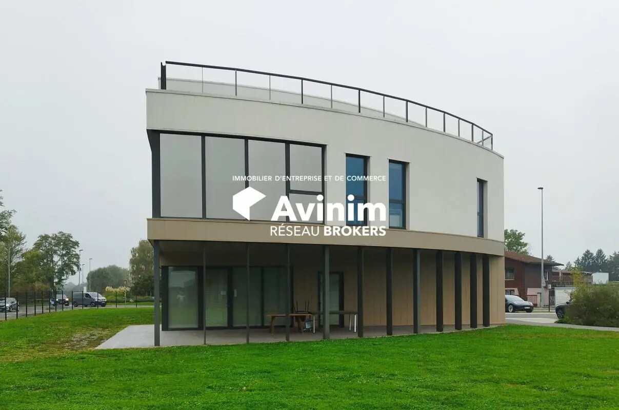 Bureau dans Thyez à louer Photo de l’immeuble– Image 1 sur 5