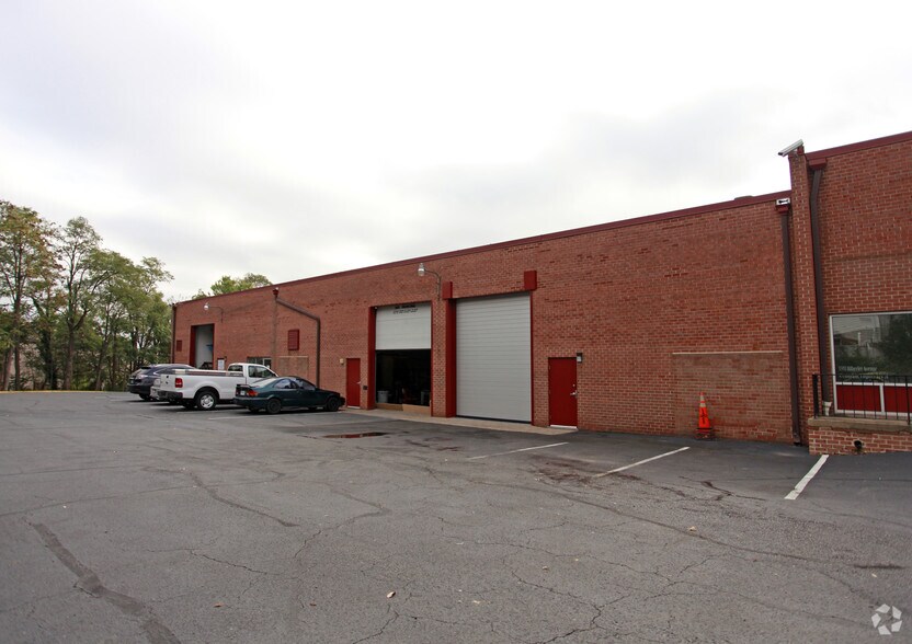 3907-3937 Wheeler Ave, Alexandria, VA à louer - Photo de l’immeuble – Image 3 sur 3