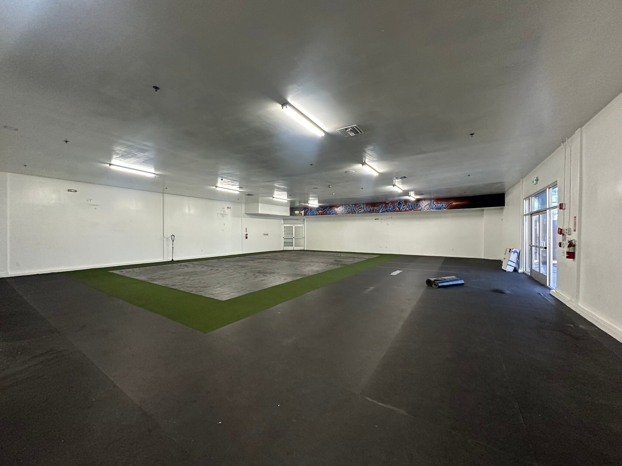 509-523 E Rosecrans Ave, Compton, CA à louer Photo intérieure– Image 1 sur 12