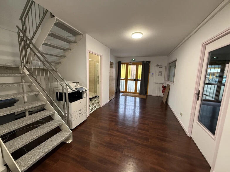 Bureau dans SAINT-OUEN-L'AUMONE à vendre - Photo de l’immeuble – Image 1 sur 8