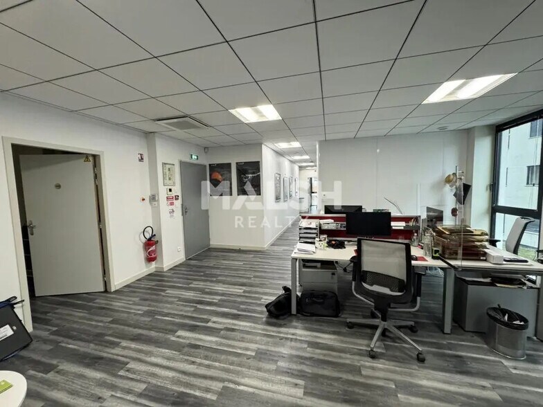 Bureau dans Saint-Étienne à louer - Photo de l’immeuble – Image 3 sur 4