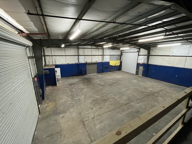 5180-5186 126th N ave, Clearwater, FL à louer - Photo intérieure – Image 3 sur 12