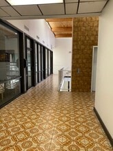 50 S Jones Blvd, Las Vegas, NV à louer Photo de l’immeuble– Image 2 sur 16