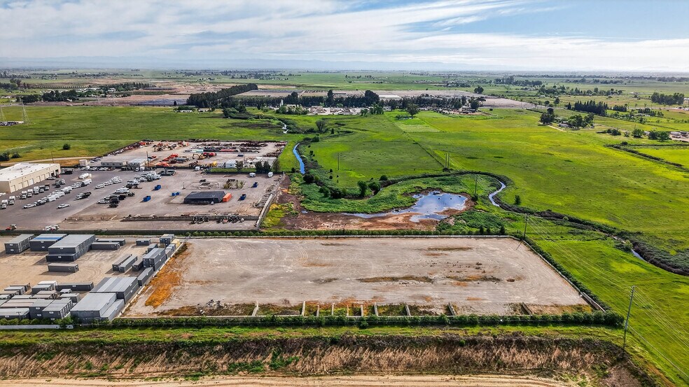 6650 Mattos Ln, Sacramento, CA à louer - Photo de l’immeuble – Image 2 sur 4