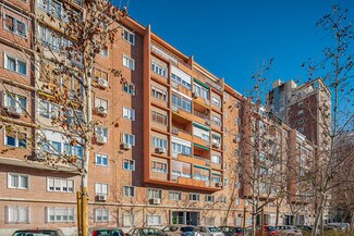 Plus de détails pour Avenida General Perón, 3, Madrid - Local commercial à louer