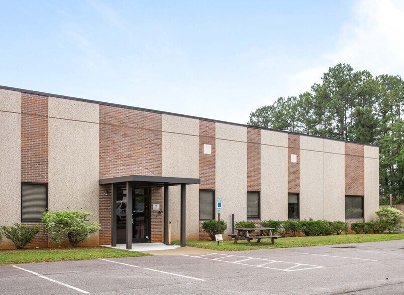 319 Chapanoke Rd, Raleigh, NC à louer - Photo de l’immeuble – Image 3 sur 5