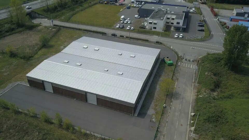 Local d'activités dans Ibos à vendre - Photo de l’immeuble – Image 3 sur 7
