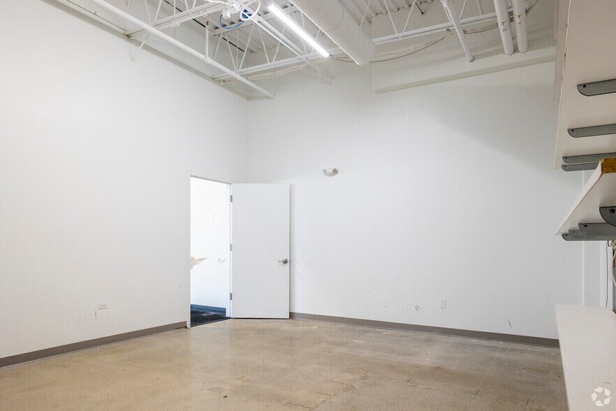 980 Elk Grove Town Ctr, Elk Grove Village, IL à louer - Photo de l’immeuble – Image 2 sur 18