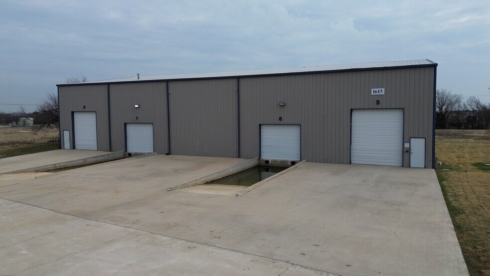 1615 N FM 156, Ponder, TX à louer - Photo de l’immeuble – Image 3 sur 9