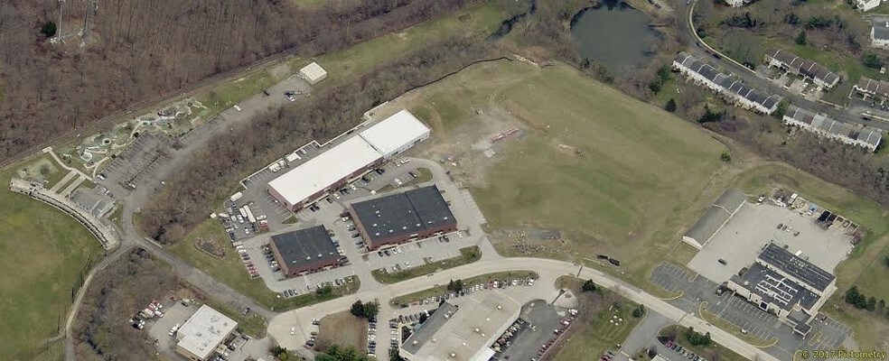 11 Hagerty Blvd, West Chester, PA à louer - Photo de l’immeuble – Image 3 sur 13
