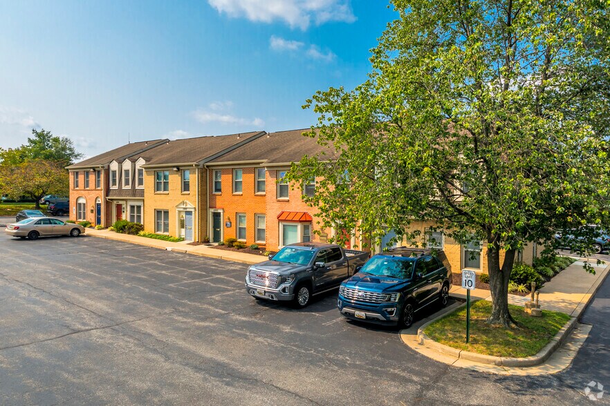 15801-15811 Crabbs Branch Way, Rockville, MD à vendre - Photo de l’immeuble – Image 3 sur 6