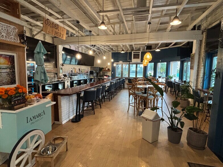 301-309 Pier View Way, Oceanside, CA à louer - Photo de l’immeuble – Image 3 sur 7