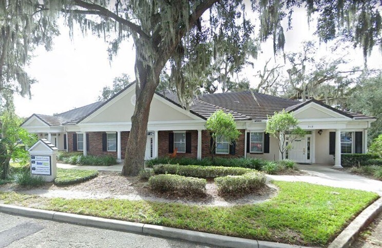 316 E Bloomingdale Ave, Brandon, FL à louer Photo principale– Image 1 sur 9