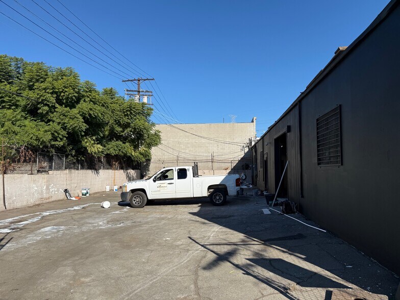 6917-6919 Lankershim Blvd, North Hollywood, CA à louer - Photo de l’immeuble – Image 3 sur 9
