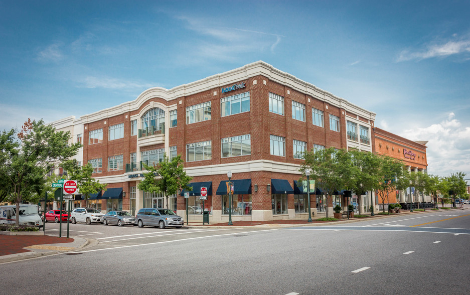 249 Central Park Ave, Virginia Beach, VA à louer - Photo principale – Image 1 sur 8