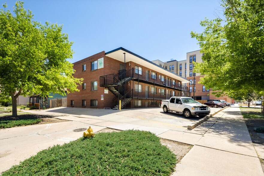 651 29th St, Denver, CO à vendre - Photo de l’immeuble – Image 1 sur 39