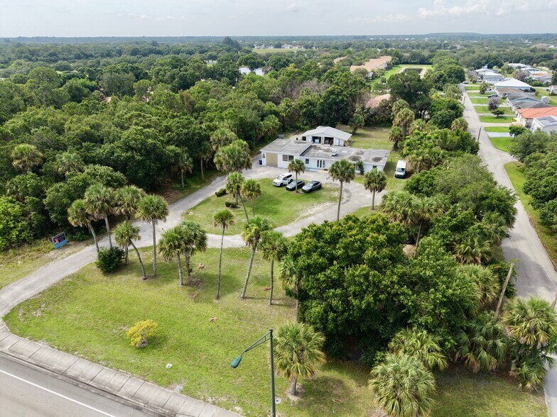 7775 20th St, Vero Beach, FL à vendre - Photo de l’immeuble – Image 2 sur 6