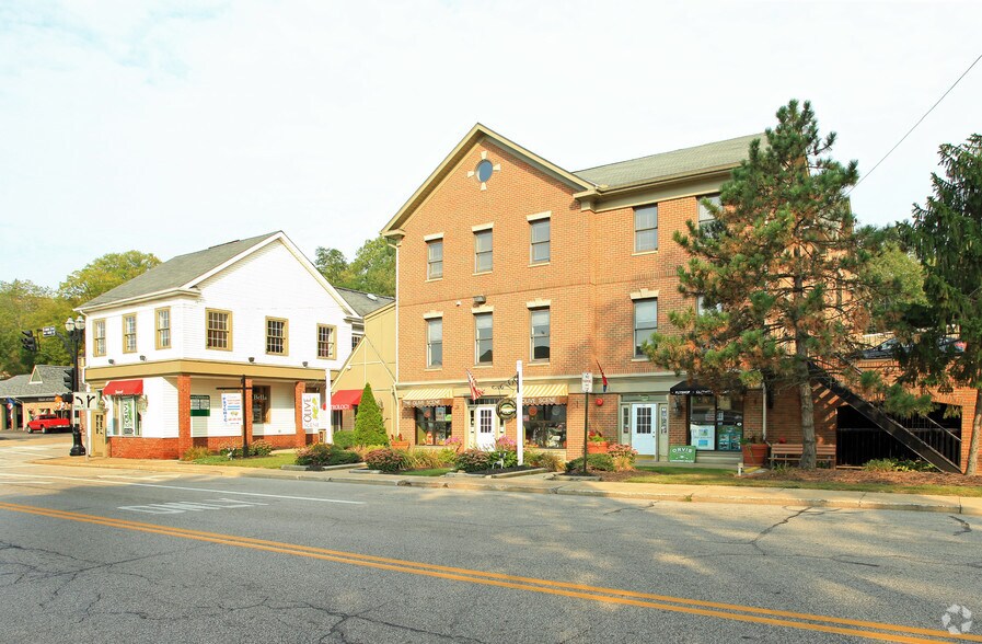 100 N Main St, Chagrin Falls, OH à louer - Photo de l’immeuble – Image 3 sur 4
