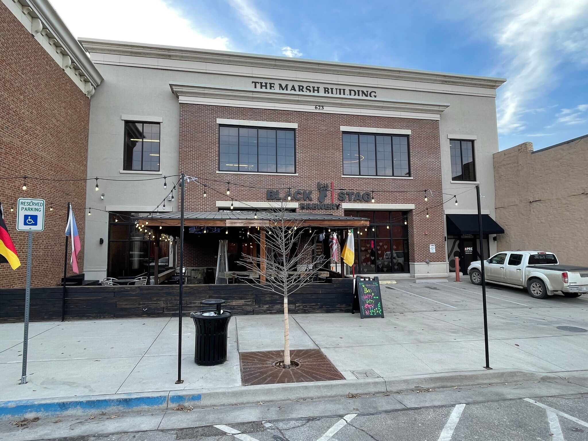 623 Massachusetts St, Lawrence, KS à vendre Photo principale– Image 1 sur 6