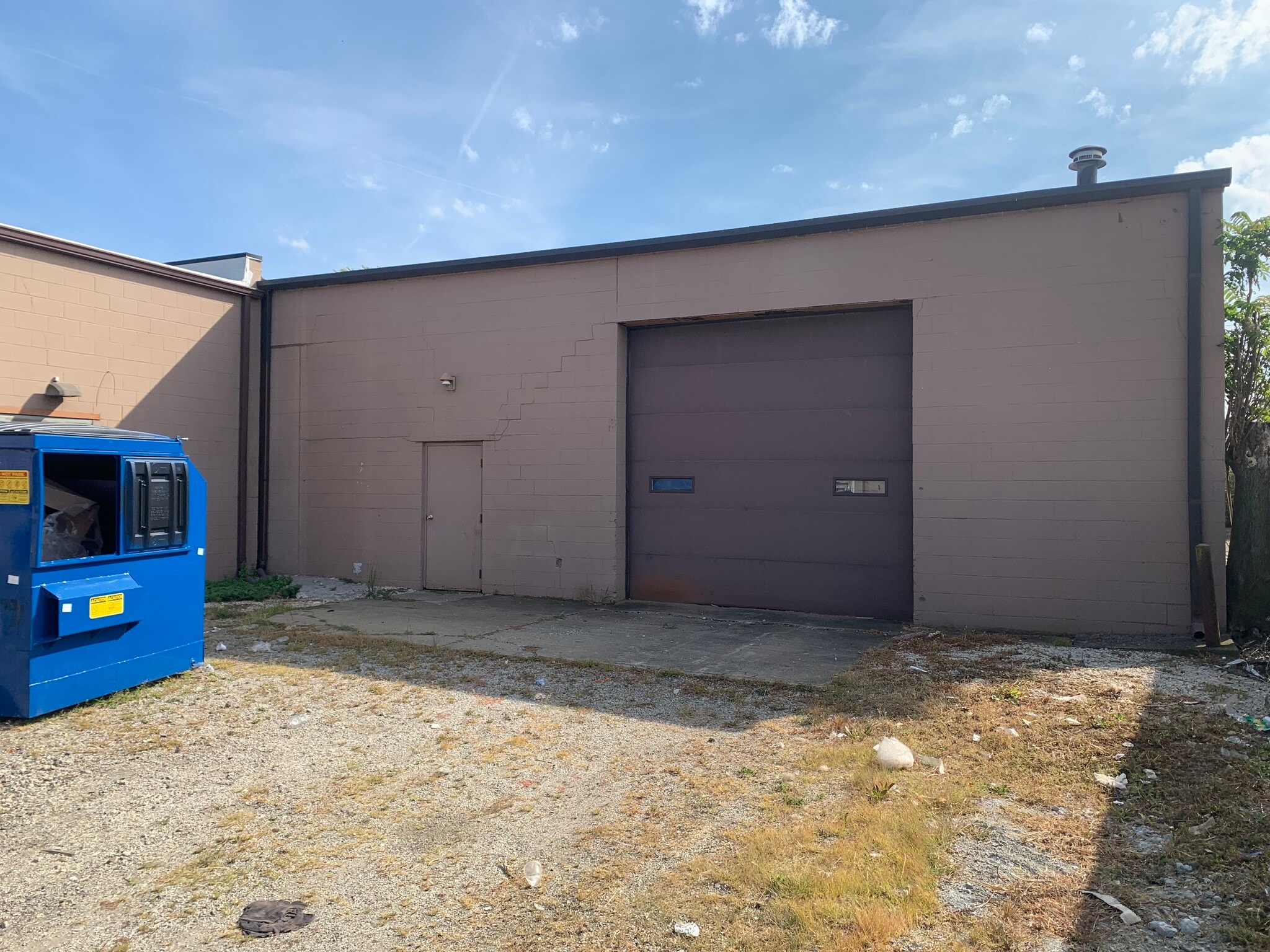 2110-2130 Columbus Rd NE, Canton, OH à louer Photo intérieure– Image 1 sur 4
