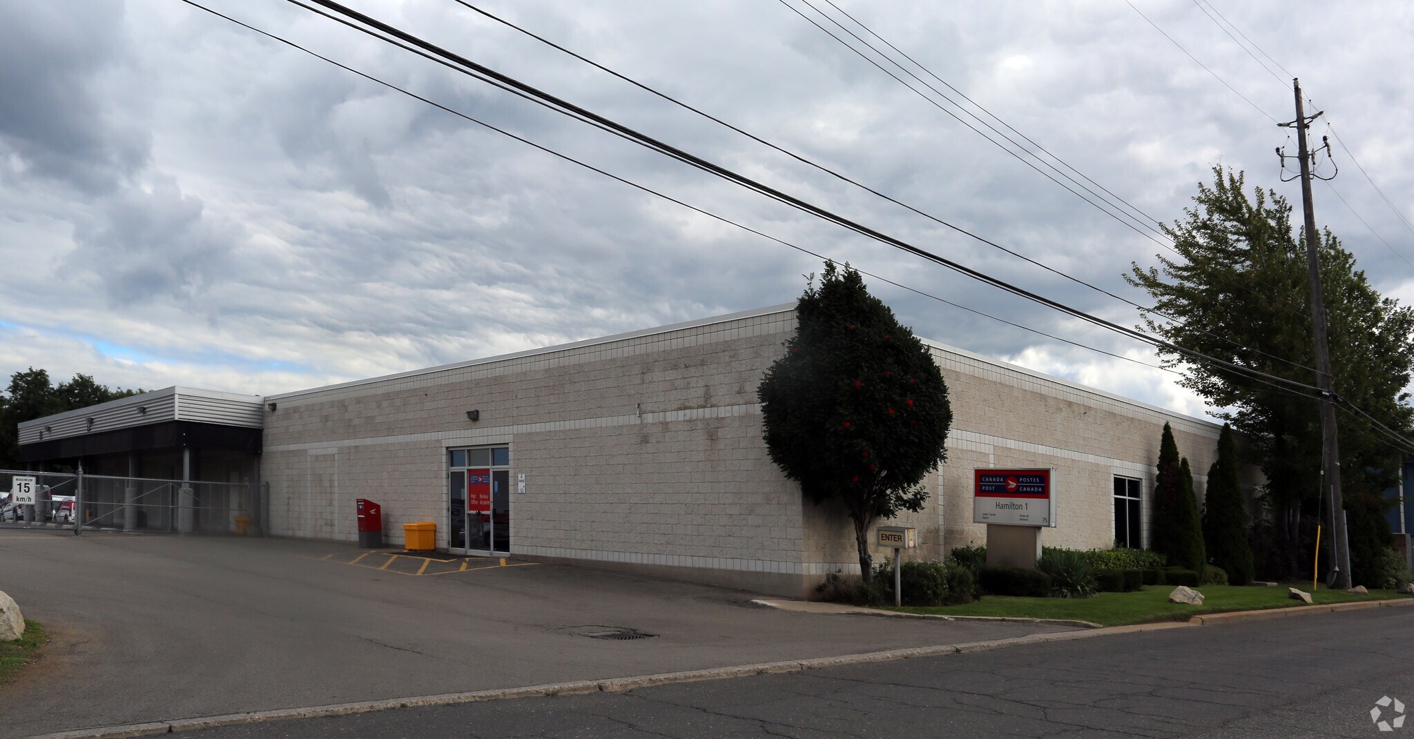 75 Frid St, Hamilton, ON à vendre Photo principale– Image 1 sur 3