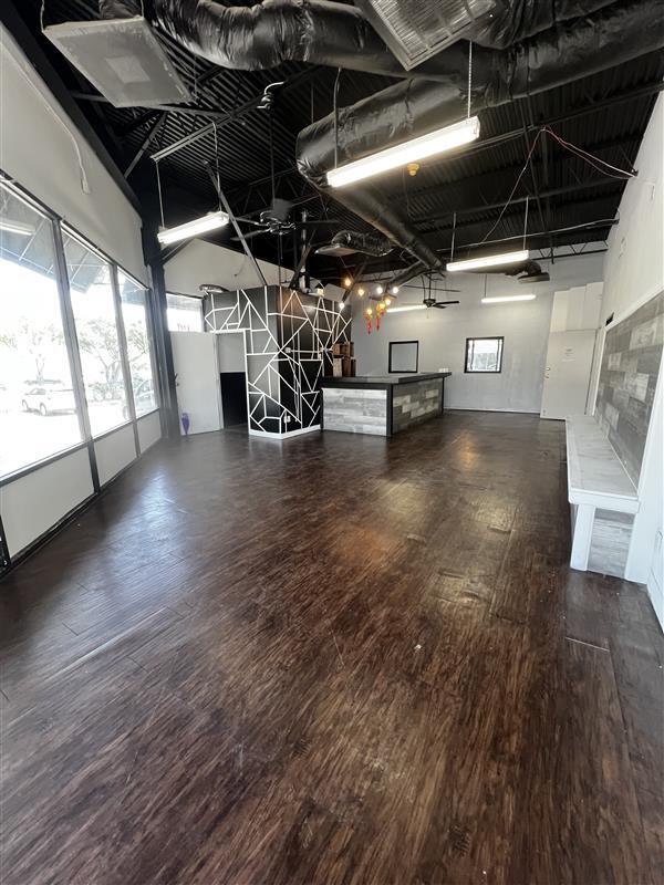 1305 SW Loop 410, San Antonio, TX à louer Photo de l’immeuble– Image 1 sur 3