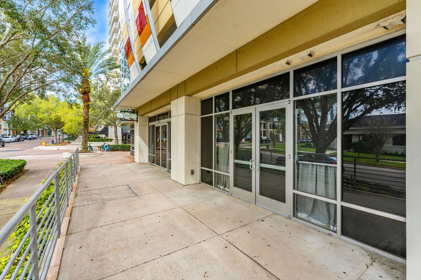 101 S Eola Dr, Orlando, FL 32801 - Lot 104 -  - Photo intérieure - Image 1 of 4