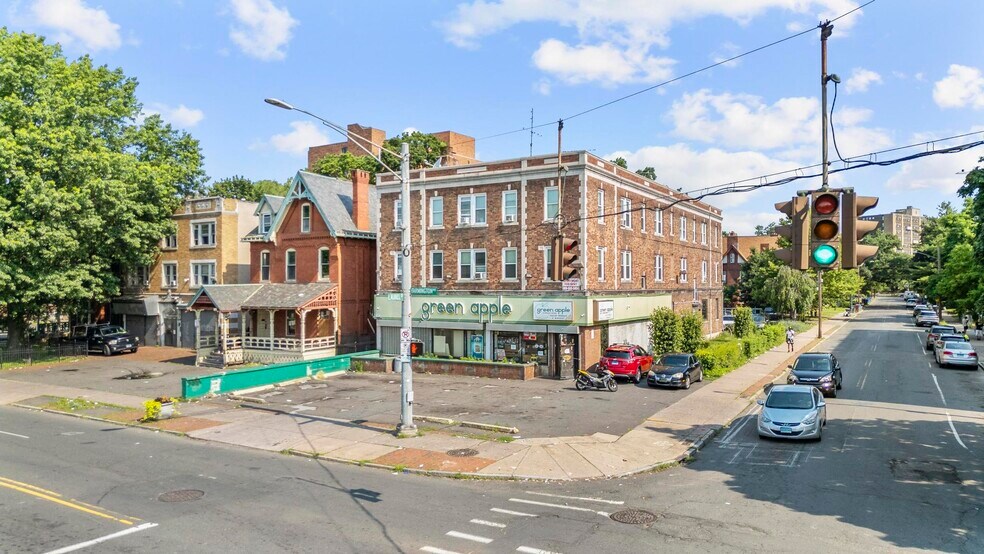 264 Farmington Ave, Hartford, CT à vendre - Photo de l’immeuble – Image 2 sur 8