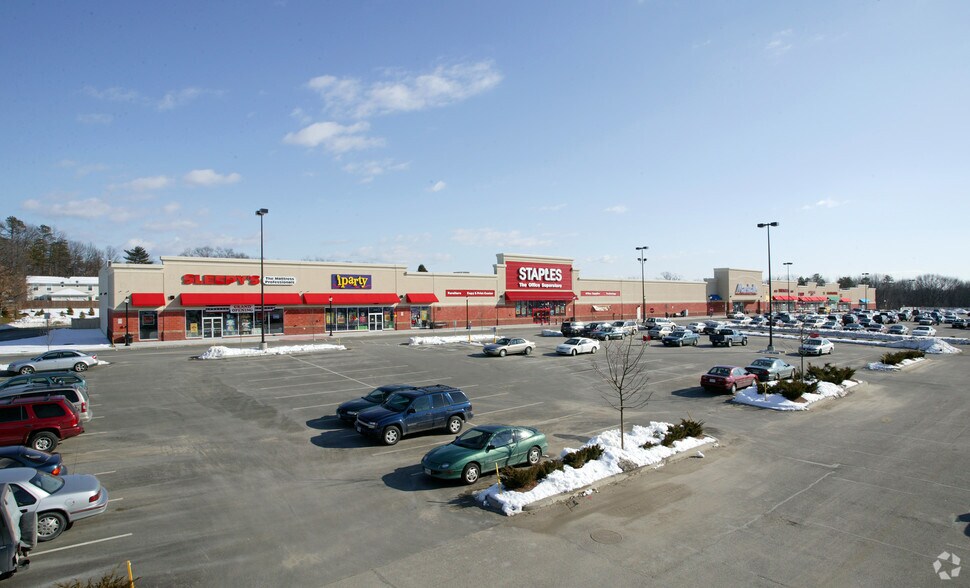 545-591 Memorial Dr, Chicopee, MA à louer - Photo principale – Image 1 sur 7