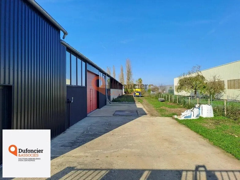 Industriel/Logistique dans Châtellerault à vendre - Photo de l’immeuble – Image 3 sur 4