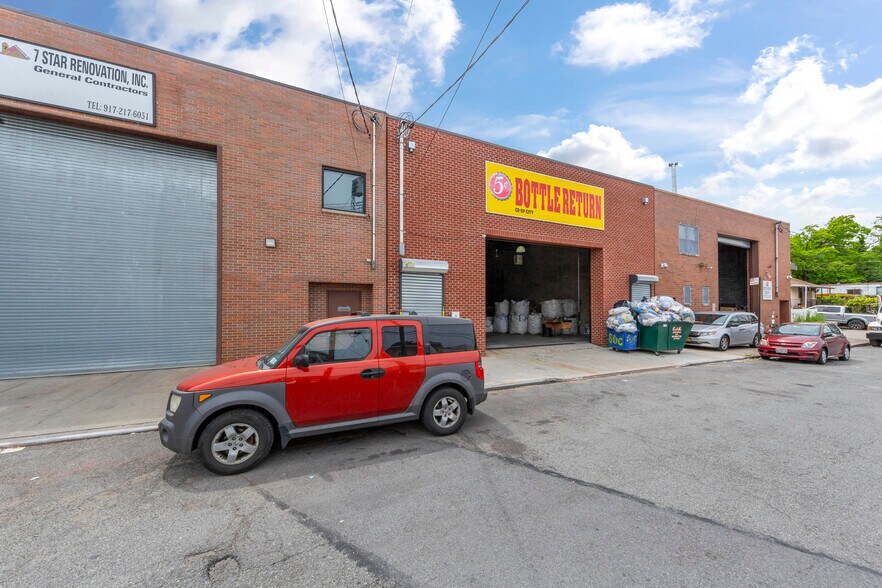 3325 Delavall Ave, Bronx, NY à louer - Photo de l’immeuble – Image 2 sur 3