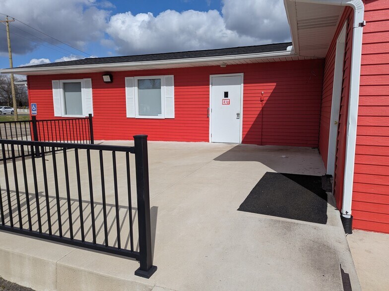 24901 Red Arrow Hwy, Mattawan, MI à louer - Photo de l’immeuble – Image 3 sur 27