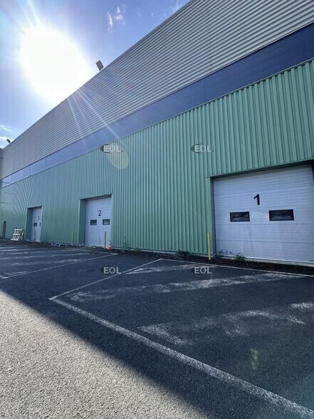 Industriel/Logistique dans Stains à louer - Photo de l’immeuble – Image 2 sur 2