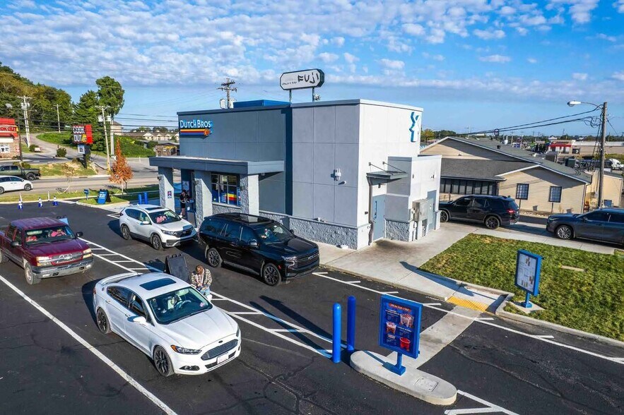 870 S Jefferson Ave, Cookeville, TN à vendre - Photo de l’immeuble – Image 2 sur 6