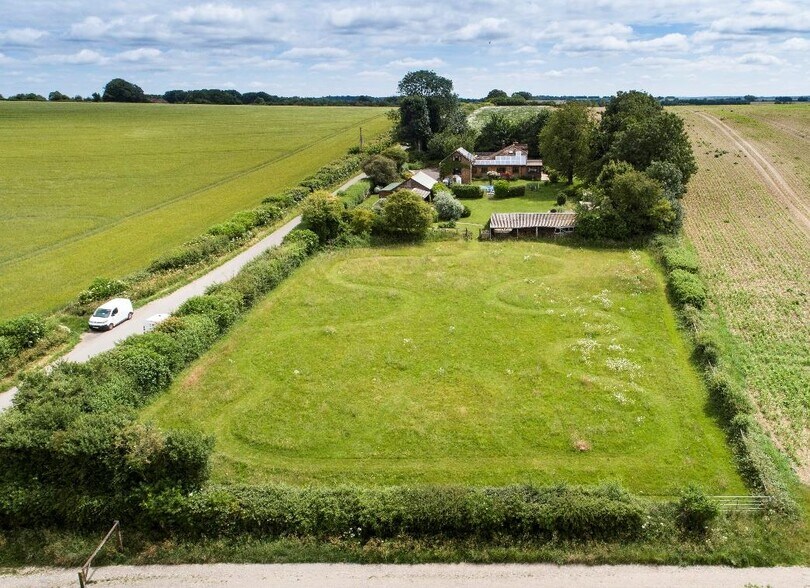 Land at Hookpit Farm portefeuille de 4 biens à vendre sur LoopNet.fr - Photo principale – Image 2 sur 3