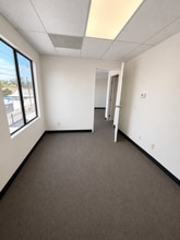 350 W 9th Ave, Escondido, CA à louer Photo intérieure– Image 2 sur 3