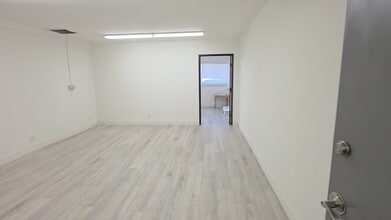 17018-17056 Devonshire St, Northridge, CA à louer - Vidéo sur l’annonce professionnelle