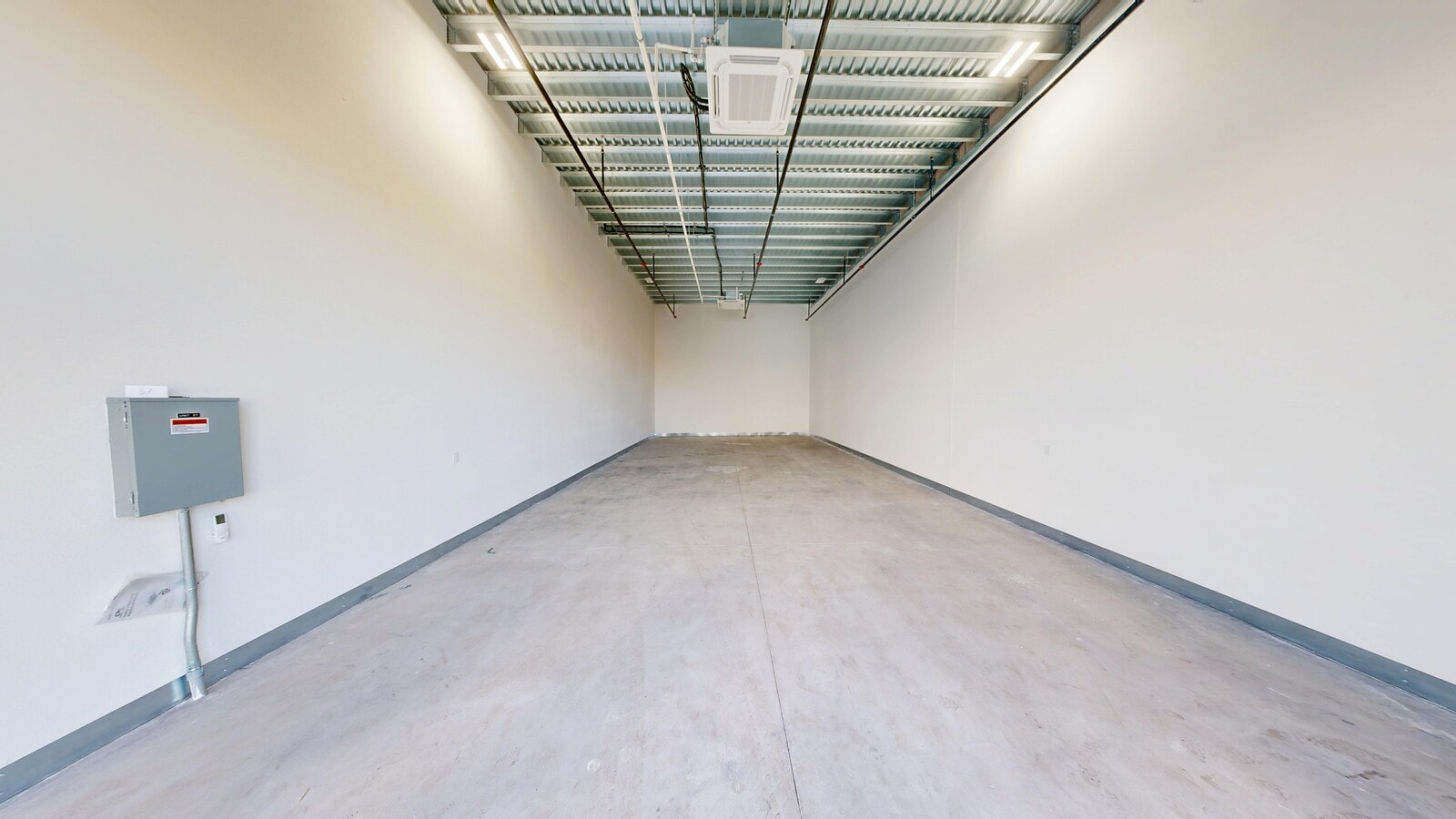 S. Jones Blvd. & W. Sunset Rd., Las Vegas, NV 89118 - Lot 37 -  - Photo intérieure - Image 1 of 5