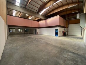 12 Chemin Des Gorges, Dardilly à louer Photo intérieure– Image 2 sur 2