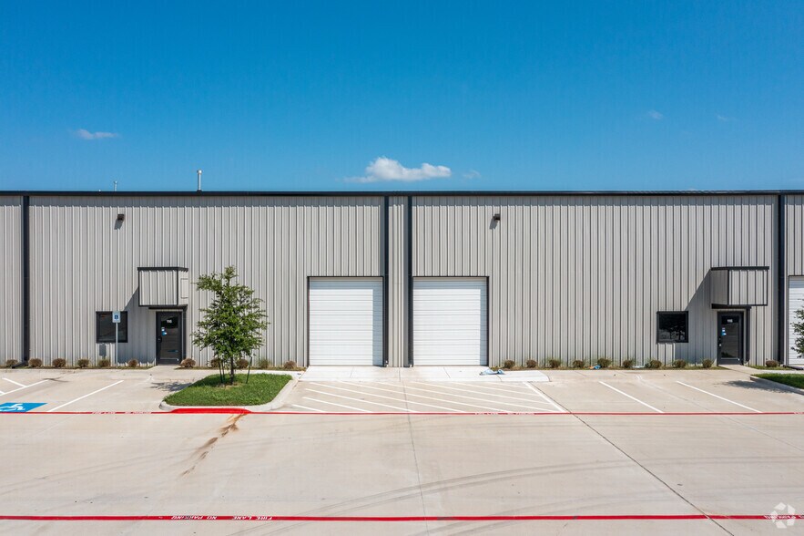 3550 E Long Ave, Fort Worth, TX à louer - Photo de l’immeuble – Image 3 sur 6