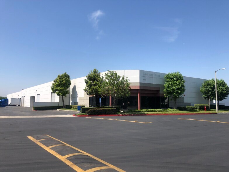 2020 Elm Ct, Ontario, CA à vendre - Photo de l’immeuble – Image 1 sur 11