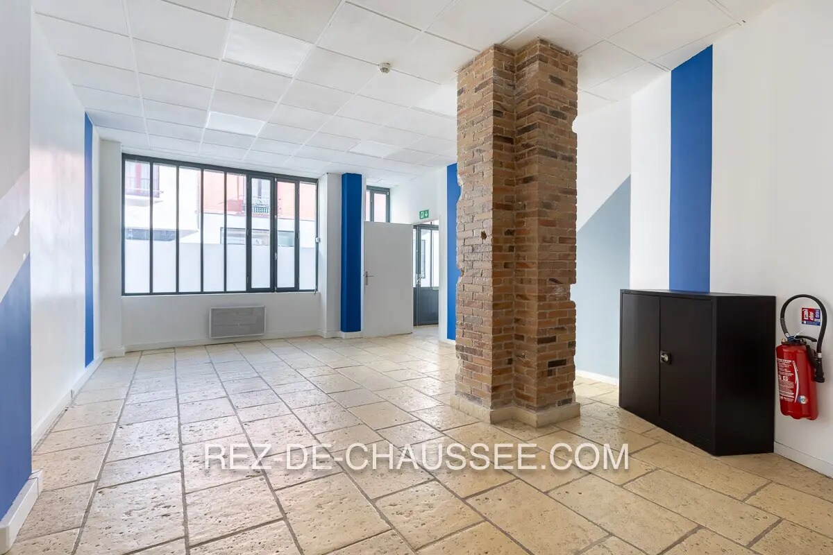 Local commercial dans Paris à vendre Photo de l’immeuble– Image 1 sur 9