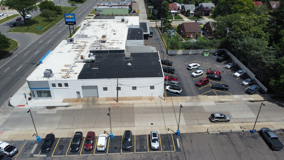21800 Gratiot Ave, Eastpointe, MI à vendre - Photo de l’immeuble – Image 3 sur 33