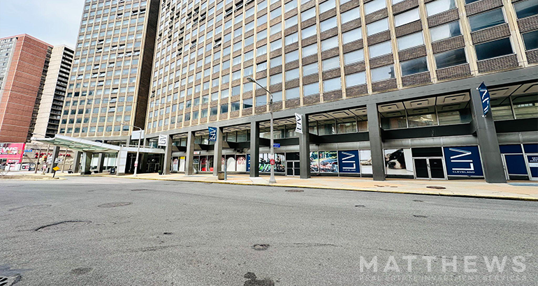 1801 E 12th St, Cleveland, OH à louer - Photo de l’immeuble – Image 1 sur 4