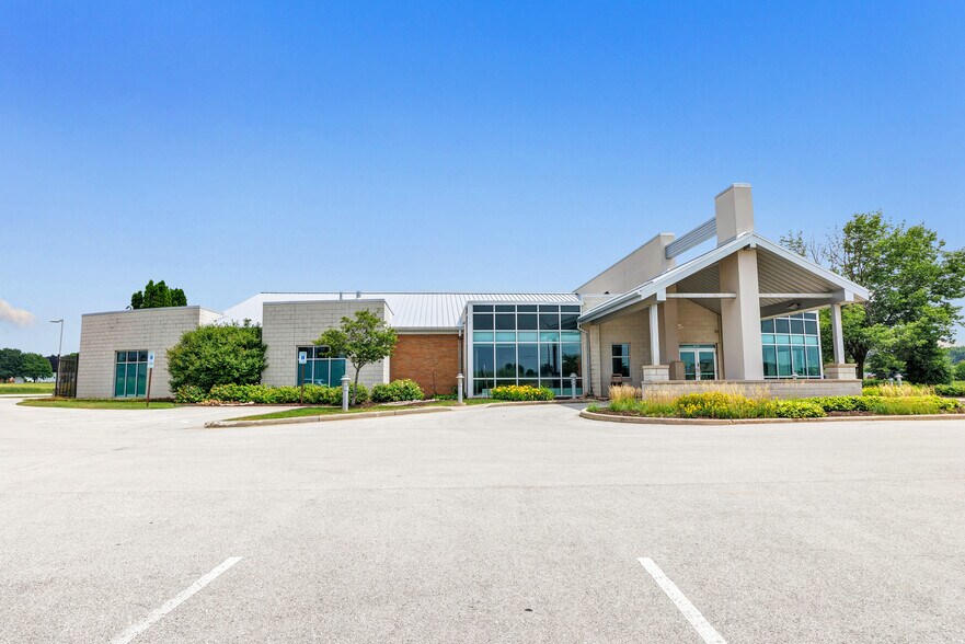 2141 Lime Kiln Rd, Green Bay, WI à vendre - Photo de l’immeuble – Image 2 sur 48