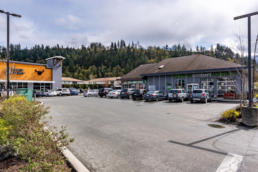 5580 Vedder Rd, Chilliwack, BC à louer - Photo de l’immeuble – Image 3 sur 21
