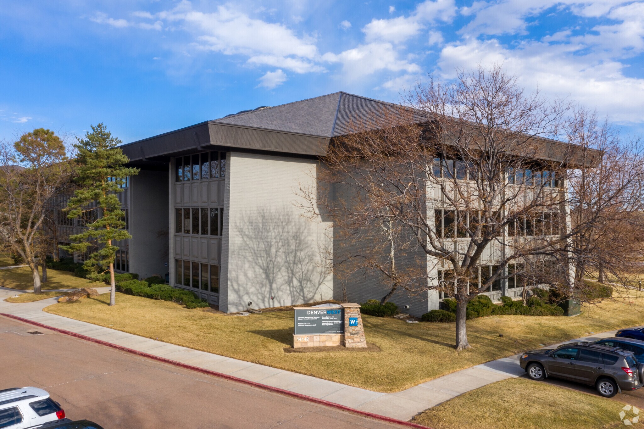 14142 Denver West Pky, Lakewood, CO à louer Photo principale– Image 1 sur 6