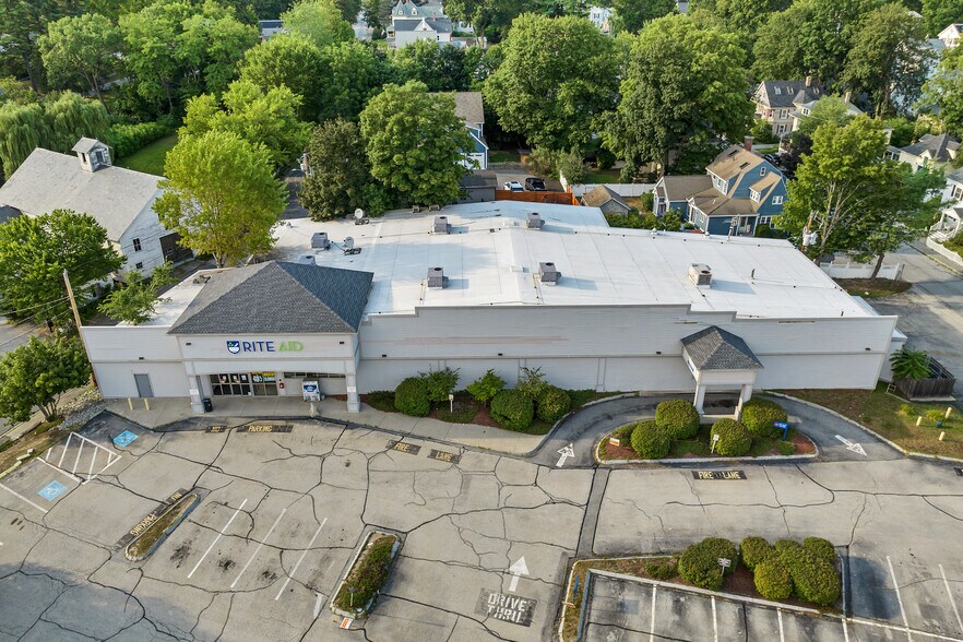 15 Mont Vernon St, Milford, NH à louer - Photo de l’immeuble – Image 2 sur 28